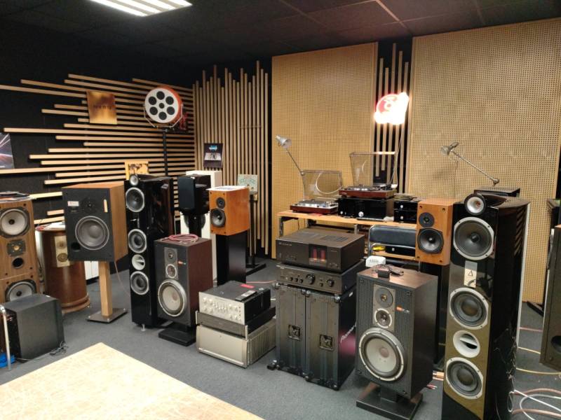 Vente, location & installation de matériel de sonorisation et d'éclairage à Roanne